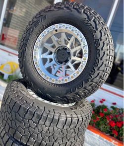Vendo Rines nuevos 17*9 para Toyota Tacoma Chevy Silverado GMC Sierra Con llantas 35*12:50r17 Bfgoodich