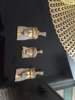 Jesus heads