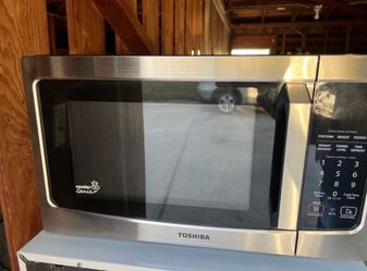 Toshiba Smart Countertop Microwave – 1.3 cu. ft. | 1100W | Stainless Steel | Works with Alexa