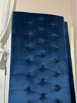 Great condition king size bedframe!!