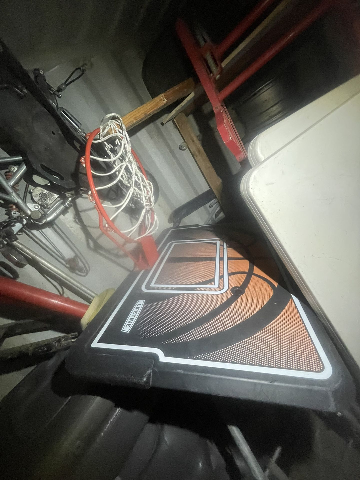 Basketball hoop
