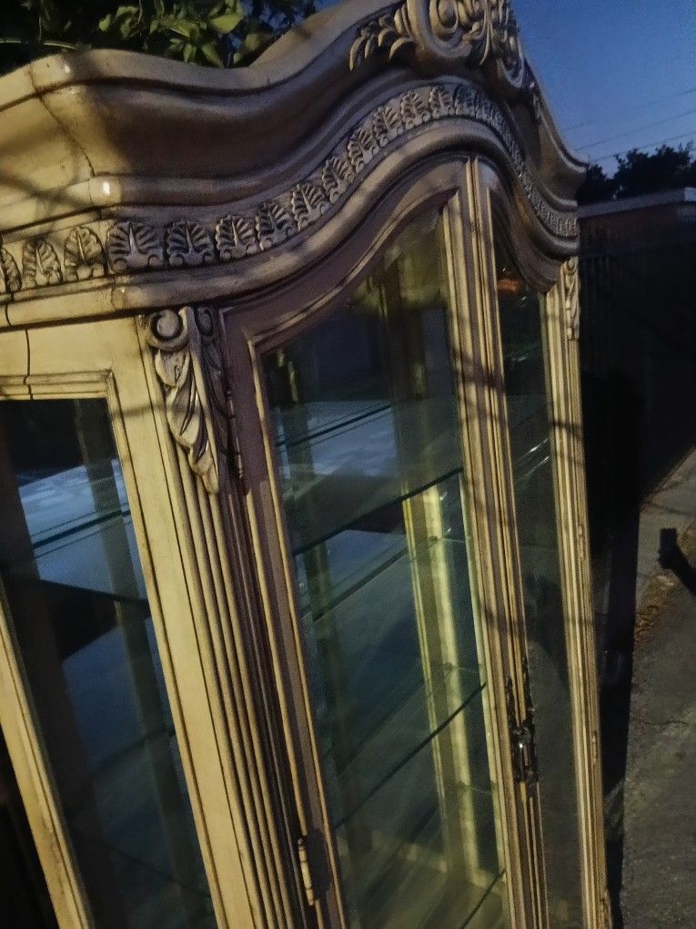 Display Cabinet With Lights