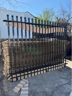 Spear top iron fence 6x8 panel