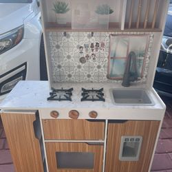 Kids Play Kitchen 