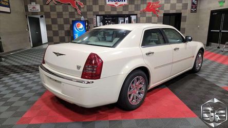 2005 Chrysler 300 Thumbnail