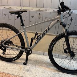 GIANT TALON 2 (29er)…