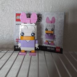 LEGO BrickHeadz Daisy Duck set