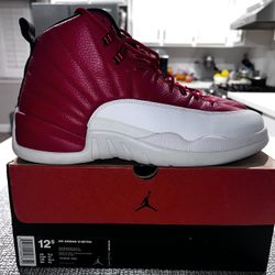 Air Jordan 12 Retro. Gym Red 