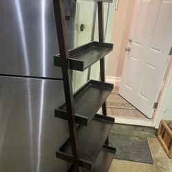 Ladder shelf