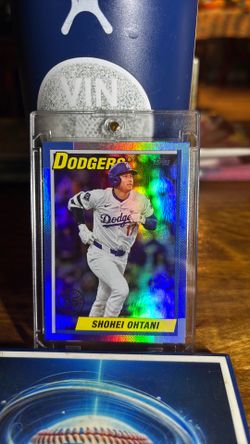 2025 Topps Shohei Ohtani 35th Anniversary Rainbow Foil Refractor