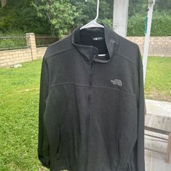 North Face  pull over Size XL