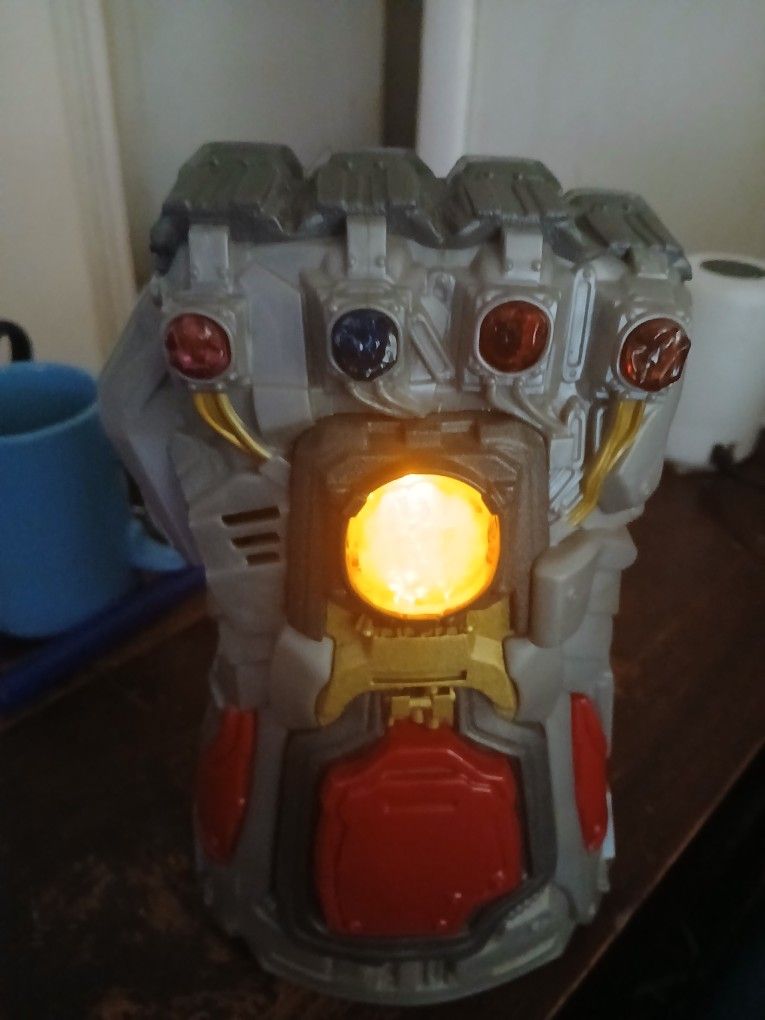 Infinity Gauntlet Toy
