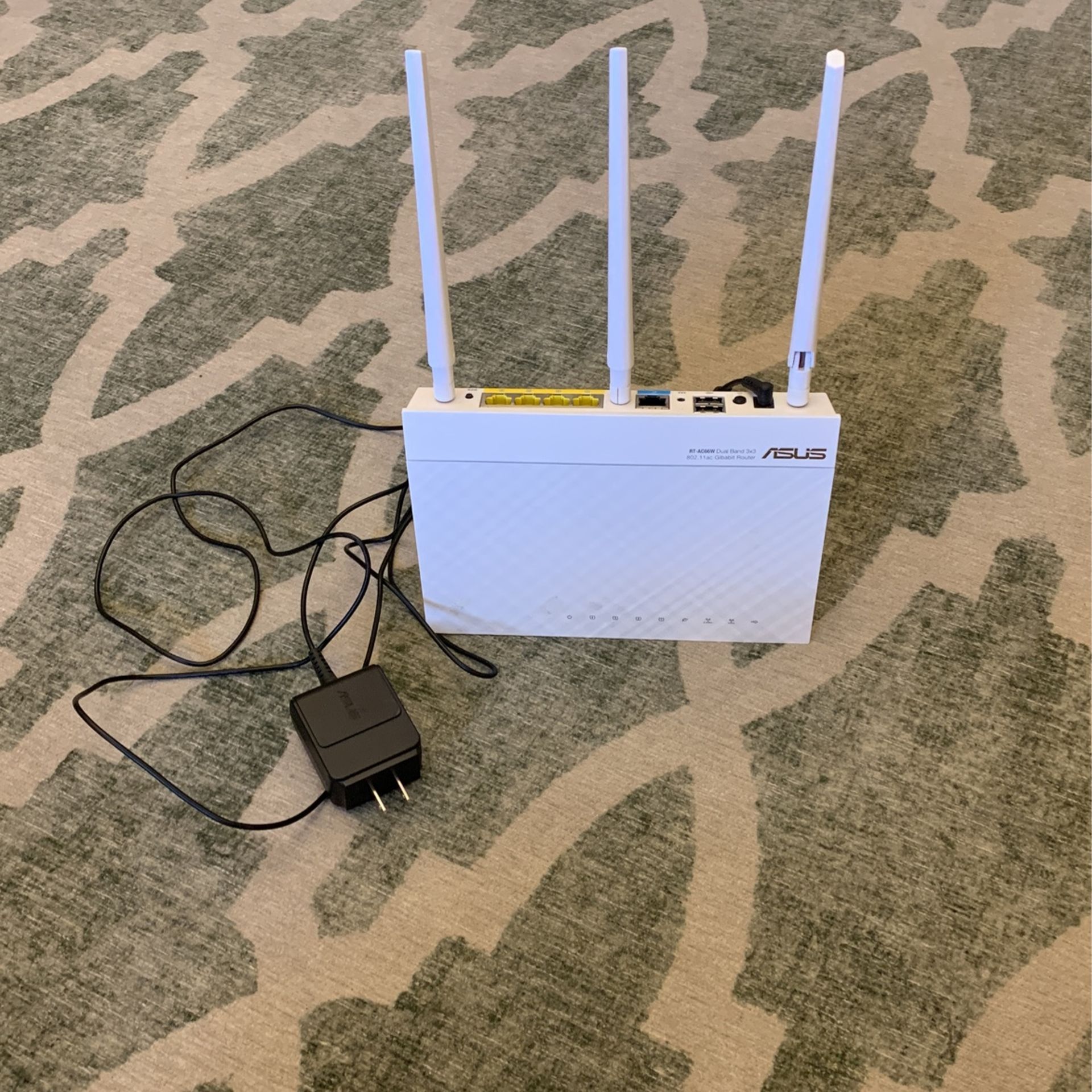 Asus RT-AC66w dual band gigabit wireless router