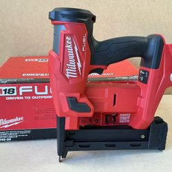 Milwaukee M18 FUEL 18-Volt Lithium-Ion Brushless Cordless 18-Gauge 1/4 in. Narrow Crown Stapler (Tool-Only)