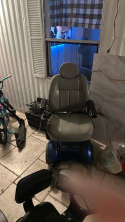 Motorized wheelchair