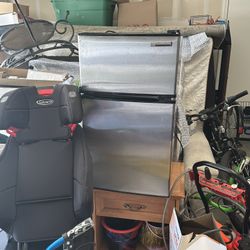 Mini Fridge 