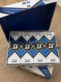 Bridgestone Tour B XS Golf balls / 2 dozen