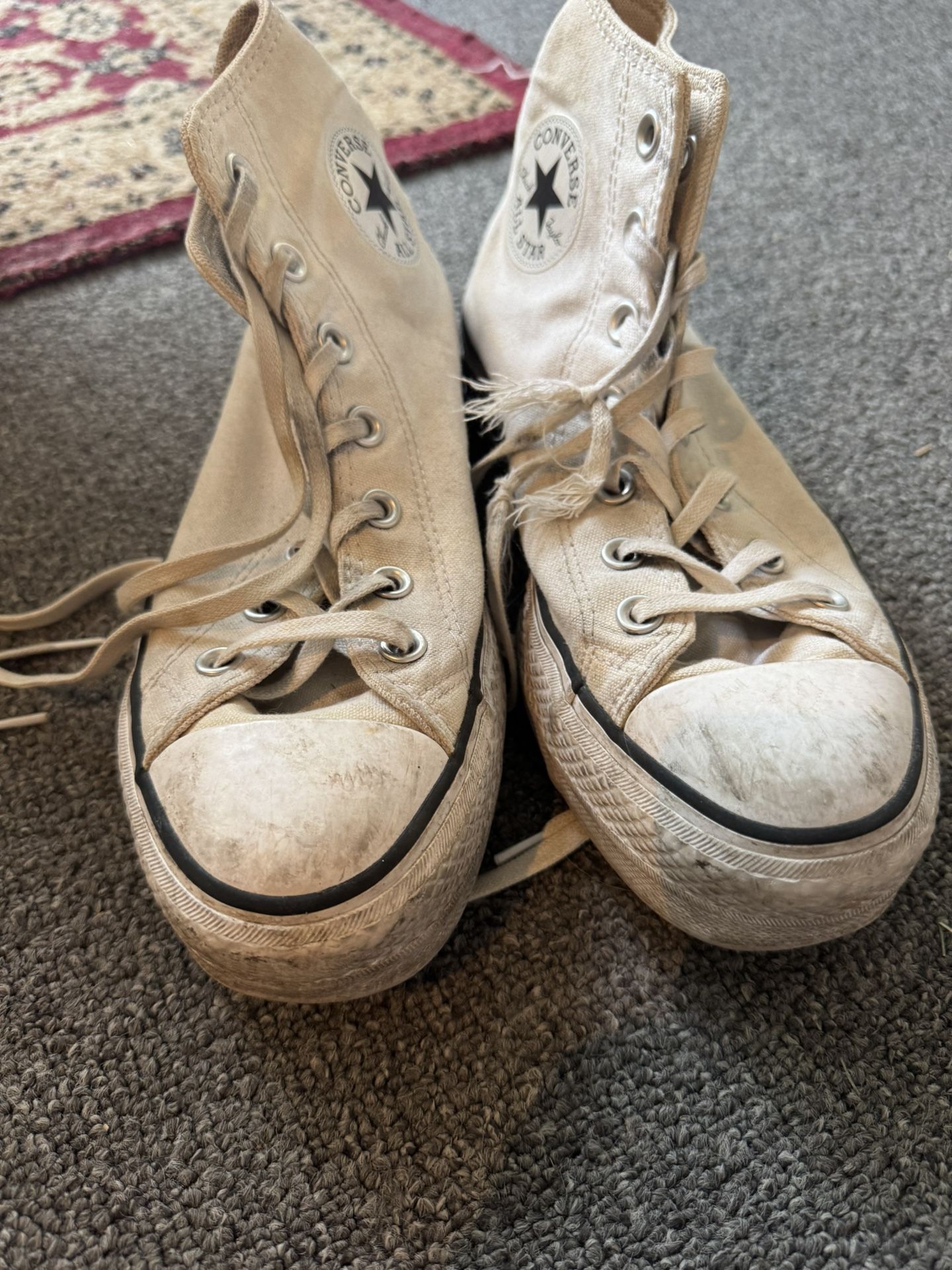 Women’s Converse shoes size 8