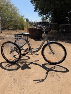 Three wheel bike