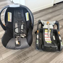 Chicco Keyfit 30 Infant Car Seat and Base