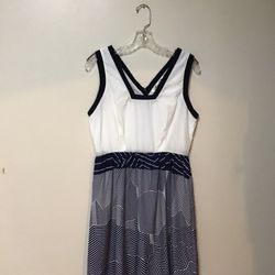 Women’s ANNABELLA 100% polyester navy and white dress… Size-medium