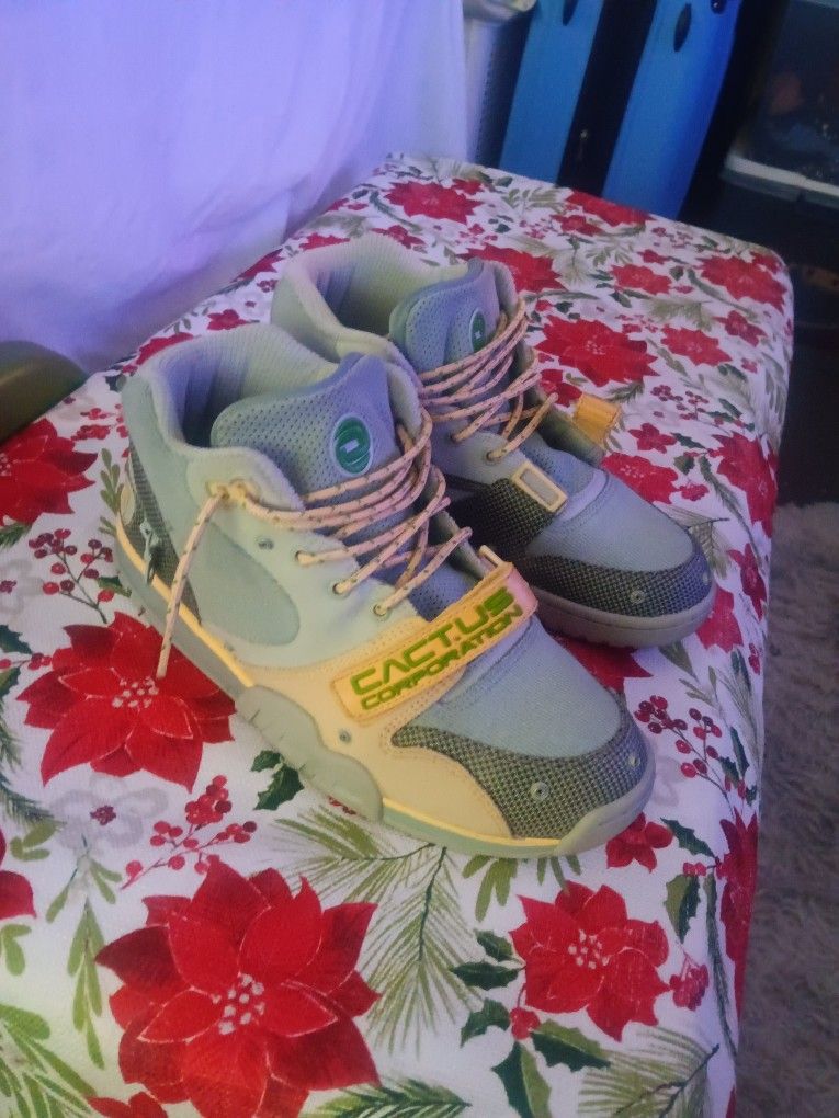 NIKE AIR TRAINER 1 x TRAVIS SCOTT