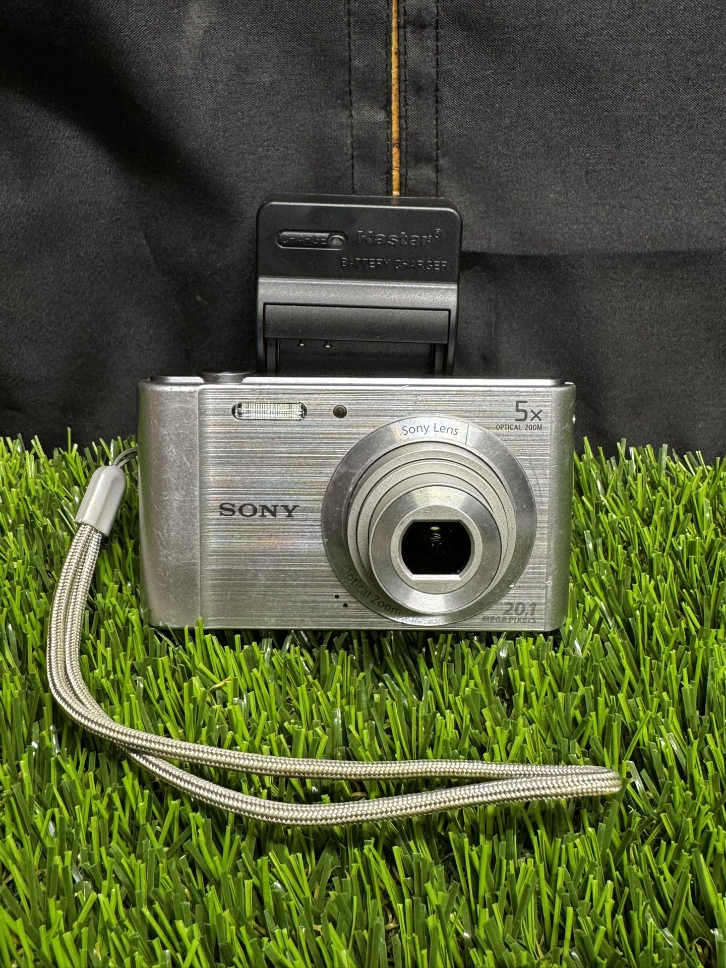 Sony CyberShot DSC-W800-20.1 MP Digital Camera-Charger