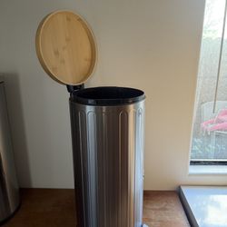 Step On Trash Can With Bamboo Lid