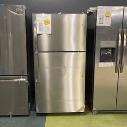 21.9 Cubic Ft. Top Freezer Refrigerator‼️‼️