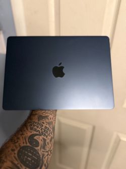 2024 MacBook Air M3 13” 8GB RAM 256GB SSD Midnight