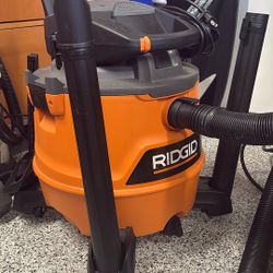 Rigid Wet/Dry Shopvac, vacuum, like new 