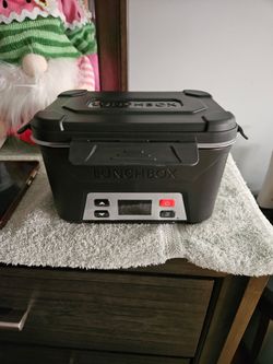 Heated lunch box