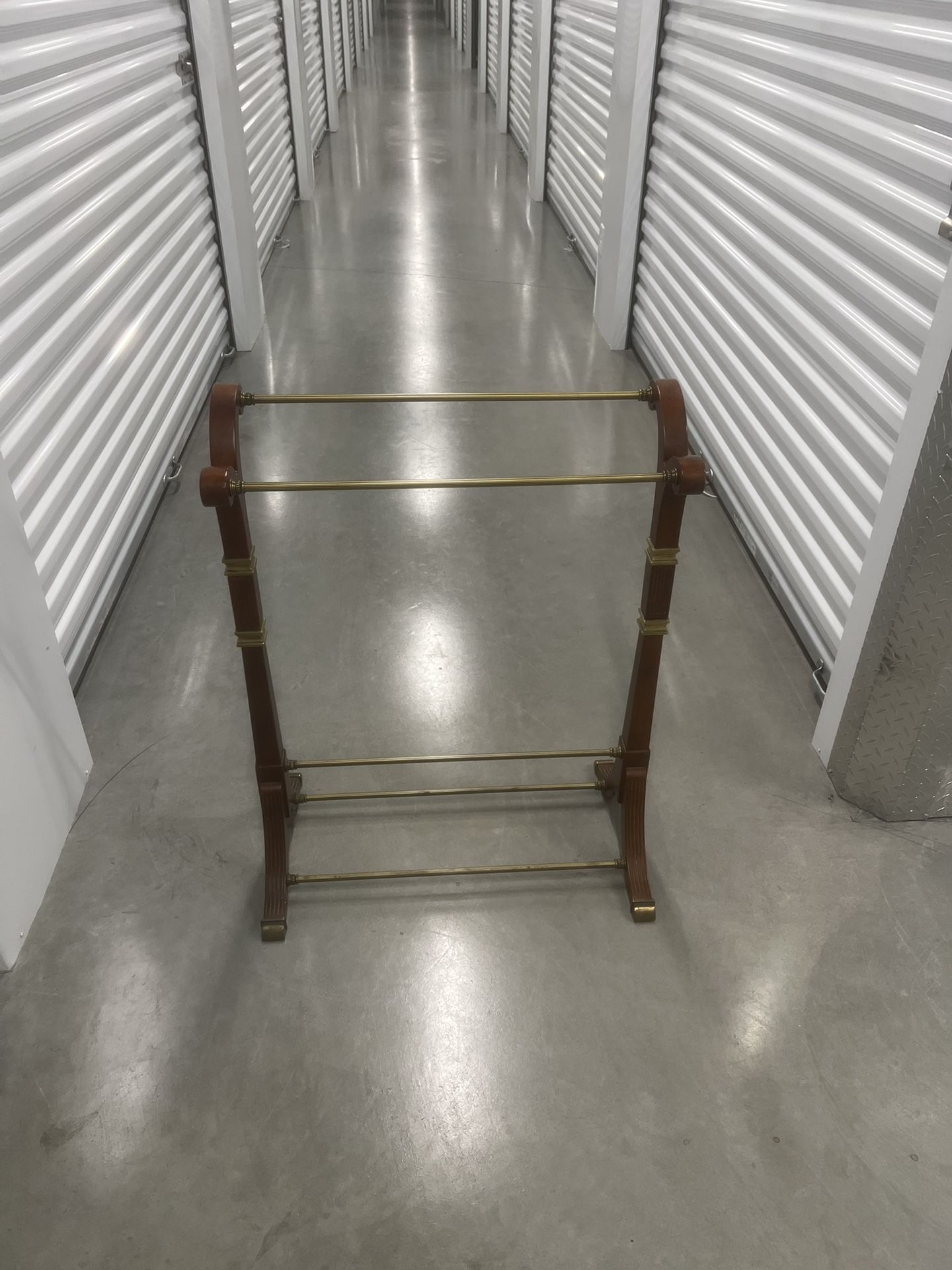 BOMBAY Regency Style Mahogany & Brass Blanket Rack Quilt Rack Nice! Used in good condition with minor cosmetic blemishes. These blemishes are in the f