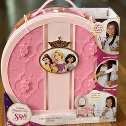 Disney Princess Style light up and style vanity