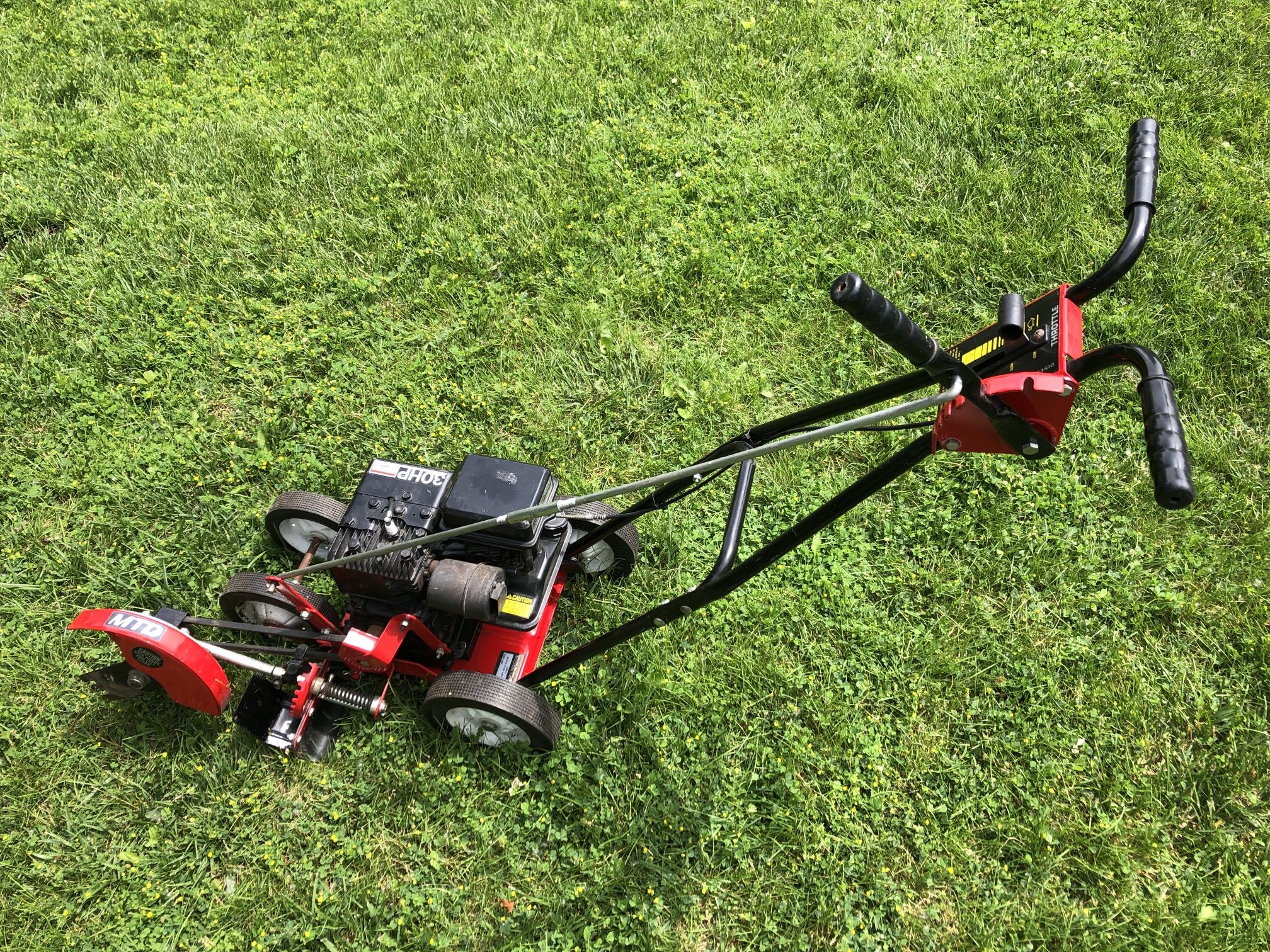 Gas Powered Grass Edge Cutter, Trimmer / Lawn Edger 3HP - MTD