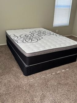 Queen Size Mattress Pillow Top New bedframe not included sold separately