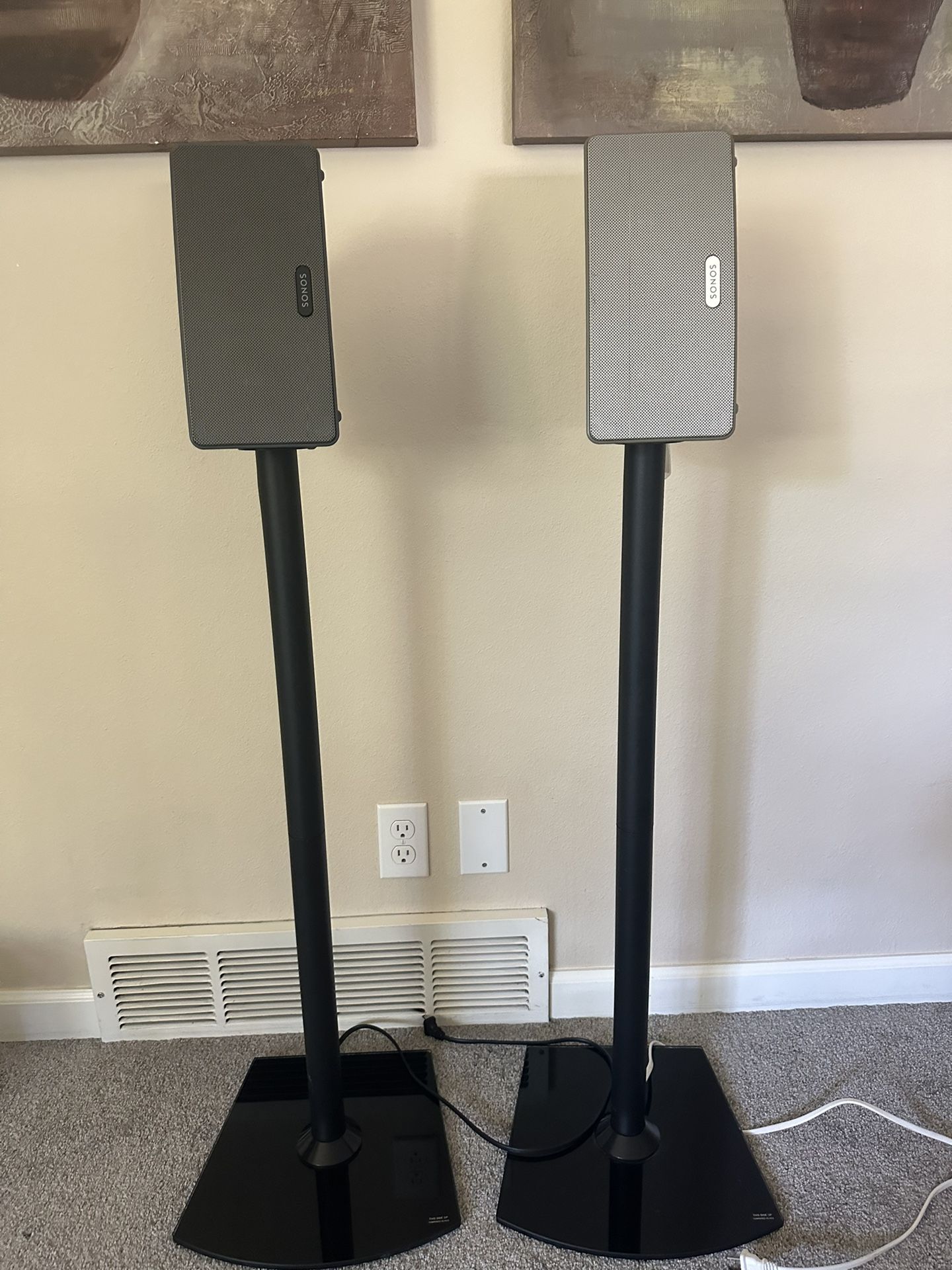 Sonos Play 3 model Speakers With Stand