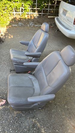 Dodge Grand Caravan rear bucket seats