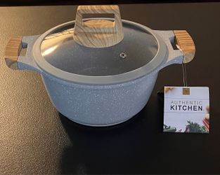 New Authentic Kitchen 2.8 QT Casserole Pot - Gray Speckled Die-Cast Aluminum