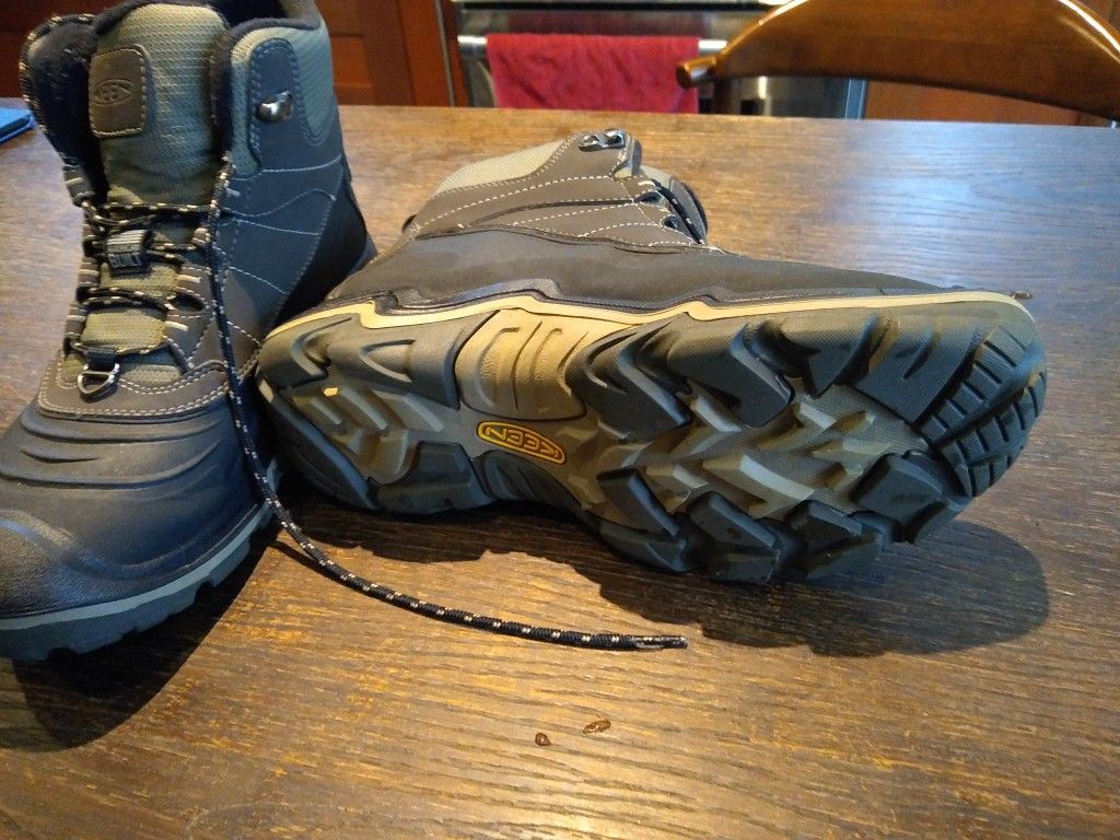 Keen Shellback Waterproof Boots Never Worn Boys shoes