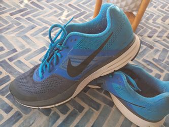 NIKE PEGASUS USED BUT IN GOOD CONDITION