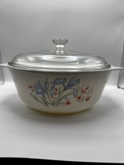 Vintage Pyrex England Blue Iris 8" Casserole Dish with Original Scalloped Lid 024-C