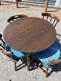 Small kitchen table with 4 chairs