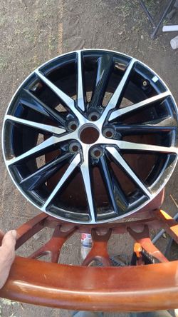 Toyota Camry rim