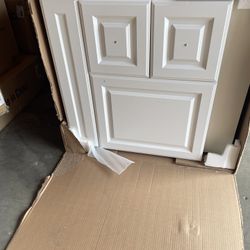 Glensford 30 in. W x 22 in. D x 34 in. H Freestanding Bath Vanity Cabinet without Top in White 