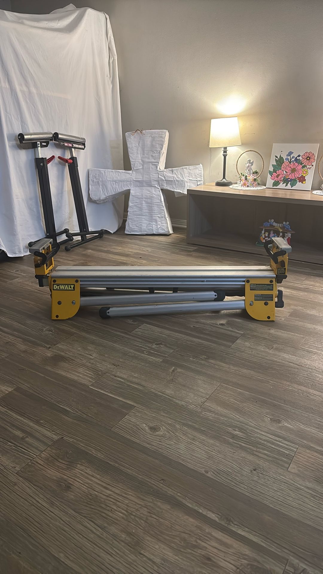 DeWalt Compact Miter Saw Stand – 500 lb Capacity