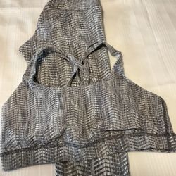 Womens Lululemon Size 6 Sports Bra And Leggings Set 