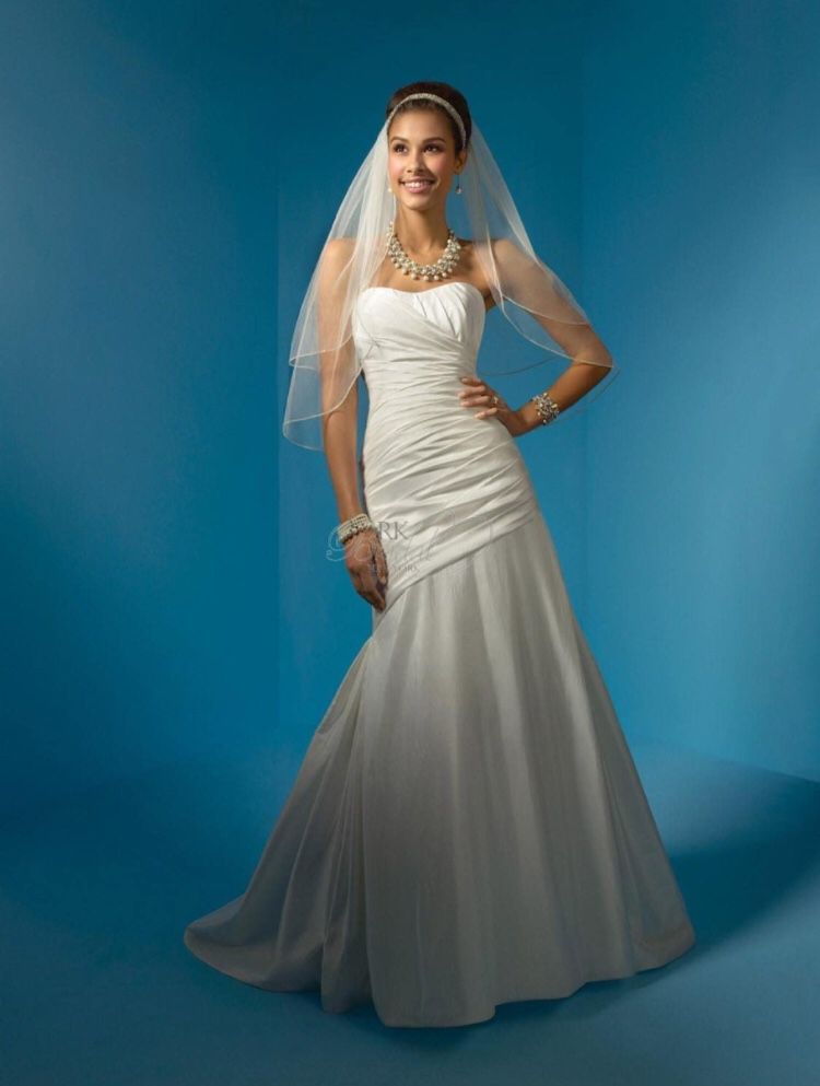 Alfred Angelo Wedding Dress Size 0 Style #2124