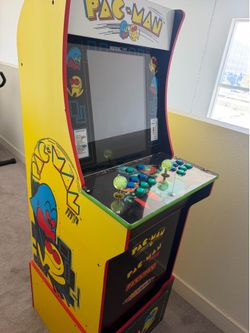 Arcade 1up Pacman with riser