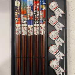 Wooden Chopstick Set with Cat Rests